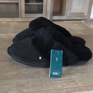 NWT Emu Australia size 7 Black Jolie Slippers